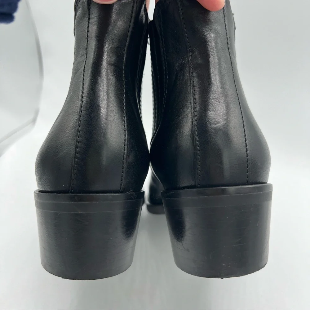 Coach and Four Kisha Chelsea Boots Women’s 6.5 Black Leather EUC Made In Italy‎